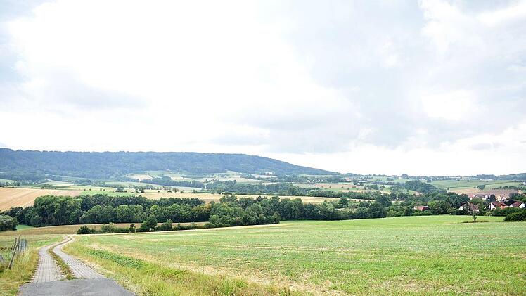 Auf diesem Grundstück der evangelischen Kirche Richtung Mittelehrenbach war die Tagespflege geplant. Foto: Petra Malbrich