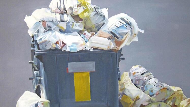 Werk aus der Ausstellung "Zu allem Überfluss - into the Bargain" in Weißenohe  Foto: Petra Malbrich