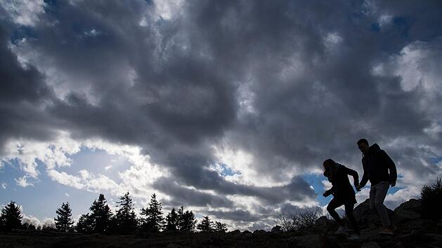 Sturmtief Franz bringt auch Franken neuen Wind, Regen und Gewitter. Foto: Boris Roessler/dpa