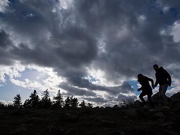 Sturmtief Franz bringt auch Franken neuen Wind, Regen und Gewitter. Foto: Boris Roessler/dpa