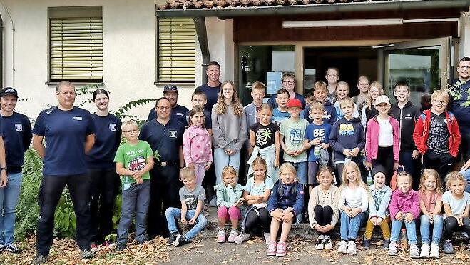 30 Rannunger Kinder besuchten im Rahmen des Ferienprogramms das Atemschutzzentrum in Oberthulba.