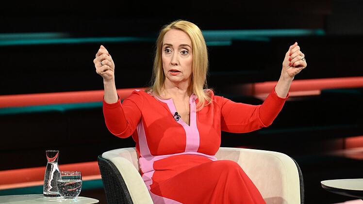 Journalistin Melanie Amann erl&auml;uterte, welche rechtliche Grundlage ein Parteiverbotsverfahren grunds&auml;tzlich hat.