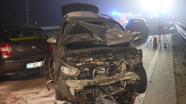 Glatteis-Unfall auf der Autobahn 1 in Niedersachsen