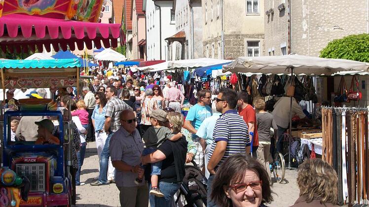 Neue Ausrichtung: Der Pfingstmarkt in Ebenhausen soll ein Kunsthandwerk- und Bauernmarkt werden. Archivfoto: Stefan Geiger