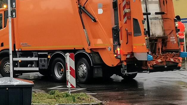 M&uuml;llabfuhr, Abfall, Altpapier, Biom&uuml;ll, Restm&uuml;ll, M&uuml;ll, M&uuml;lltonnen