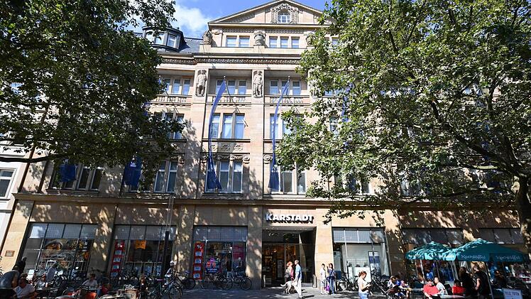 Kaufhaus und Einzeldenkmal: 106 Jahre alt ist das Warenhaus am Grünen Markt, das jetzt neue Eigentümer hat. Foto: Ronald Rinklef
