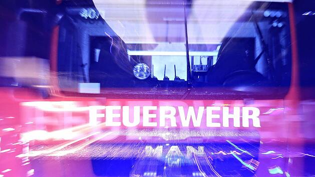 Aufregung am Sonntagnachmittag im Terrassenhaus in der Karl-Jung-Stra&szlig;e: Auf dem Herd in einer Wohnung stand eine gl&uuml;hende Pfanne mit verkohltem Essen, und keiner war zu Hause. Symbolfoto: Ferdinand Merzbach