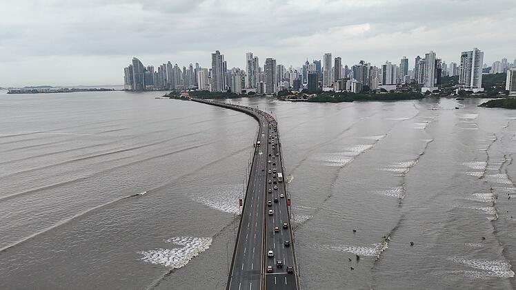 Tsunami-Alarm nach Erdbeben vor Russland - Panama