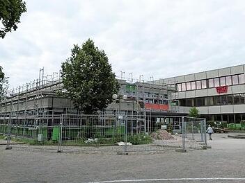 Die energetische Sanierung der Verbandsschule Neuenmarkt-Wirsberg verläuft nach Plan. Foto: Werner Reißaus