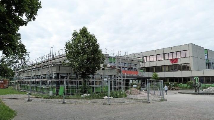 Die energetische Sanierung der Verbandsschule Neuenmarkt-Wirsberg verläuft nach Plan. Foto: Werner Reißaus