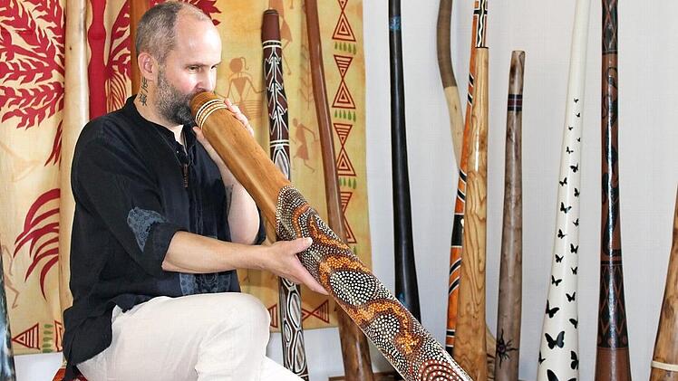 Marco Munsch ist begeistert von den klanglichen Möglichkeiten des Didgeridoos. Foto: Cindy Dötschel