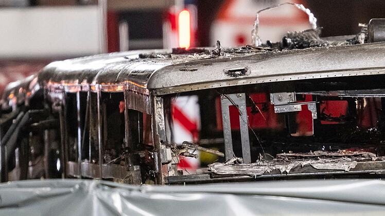 Linienbus ausgebrannt - Tote und Verletzte in der Schweiz
