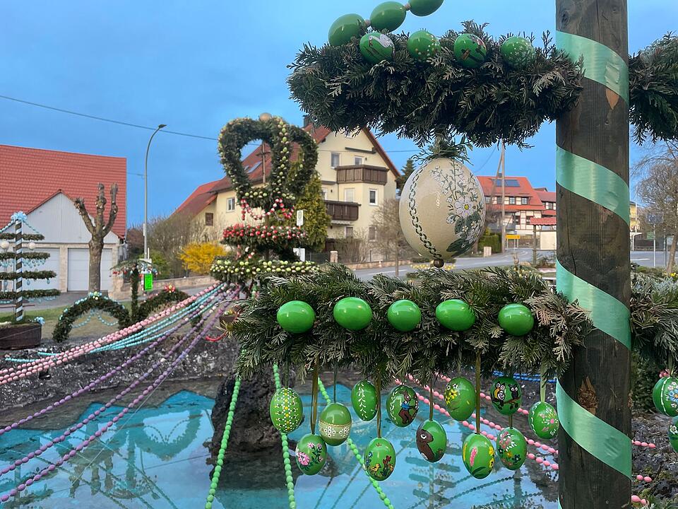 Osterbrunnen in der fränkischen Schweiz wieder geschmückt