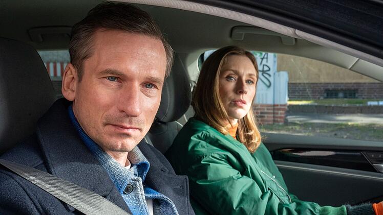 Ellen Norgaard (Rikke Lylloff) und Rainer Witt (Till Firit) ermitteln in einem komplizierten Fall.