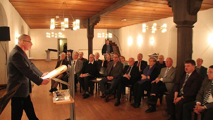Barth bei seinem Vortrag im Festsaal der Plassenburg.