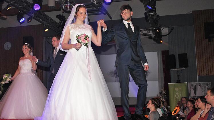 Brautmodenschau bei Murk. Foto: Evi Seeger