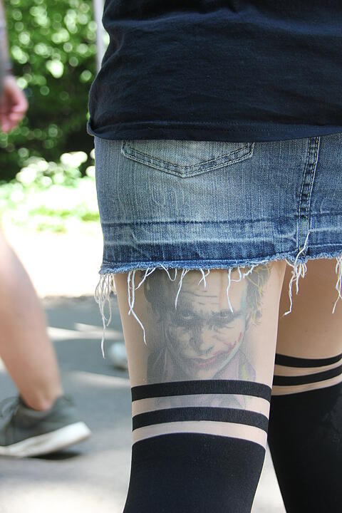 Zu einem Rockfestival gehören natürlich auch Tattoos