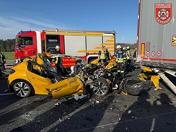 Schwerverletzter nach Unfall auf A3 im Kreis Erlangen-Höchstadt aus Wagen befreit