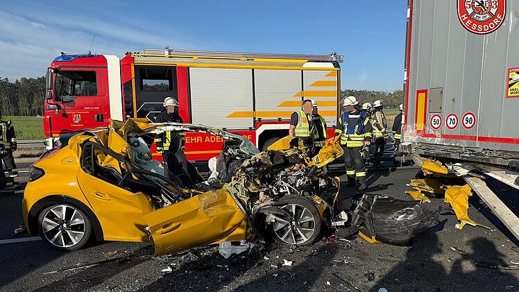 Schwerverletzter nach Unfall auf A3 im Kreis Erlangen-Höchstadt aus Wagen befreit