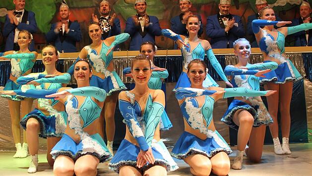 "The Queens" &uuml;berzeugten mit einem traditionellen Marschtanz.