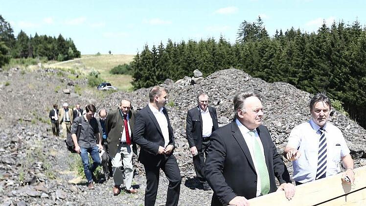 Der Tross besucht die "Steinwüste".