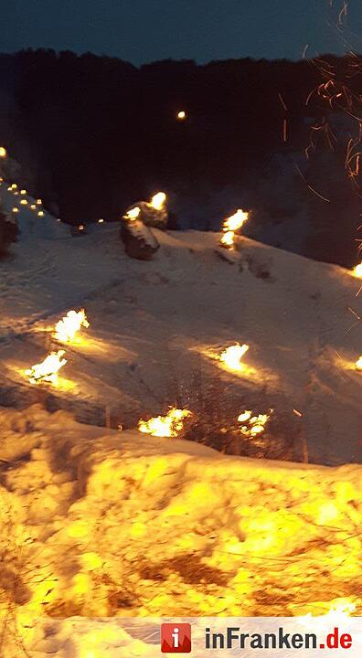 Beschluss der Ewigen Anbetung in Pottenstein - Lichterfest  in der Fränkischen Schweiz