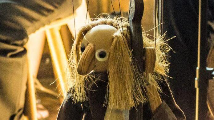 Ein abwechslungsreiches PRogramm rund um das Thema Puppen bot der Musizierkreis Neustadt unter der Leitung von Norbert Luche bei seiner Kaffeehausmusik.Foto: Jochen Berger