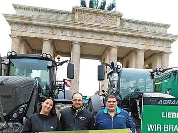 Sie waren die oberfränkischen Mitorganisatoren für die Demonstration der Landwirte in Berlin: Stefanie Will aus Bindlach, Florian Böhner aus Hummeltal und Martin Schamel aus Mistelgau (von links). Foto: Horst Wunner