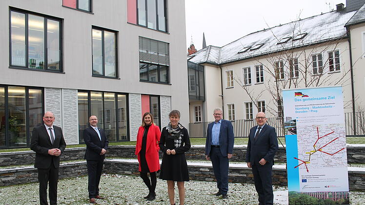 Hof: Weiterplanung der Elektrifizierung des Streckenabschnitts N&uuml;rnberg&ndash;Marktredwitz gefordert