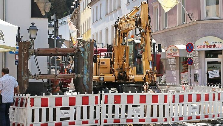 Die Grabenstraße ist zwischen der Klostergasse und der Langgasse Baustelle und für den Verkehr gesperrt. Fotos: Alexander Hartmann