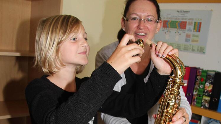 Wie baut man das Saxophon zusammen?