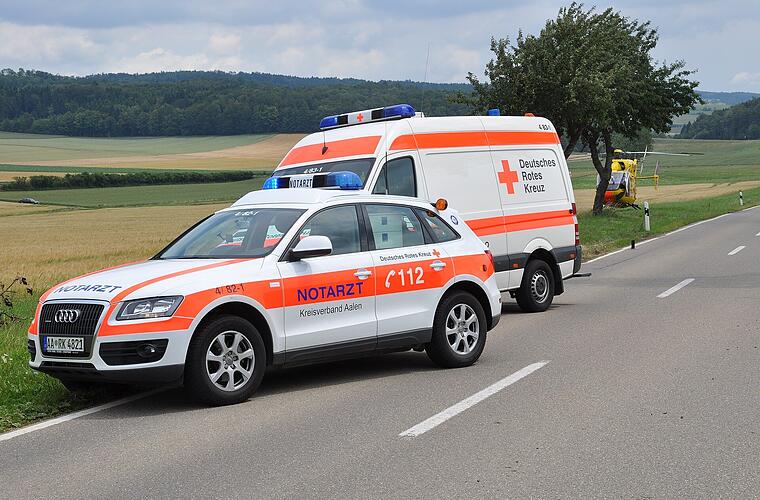 Ebersdorf: Mann übersieht anderes Auto beim Abbiegen - "Massiver Gesamtschaden" und drei Verletzte