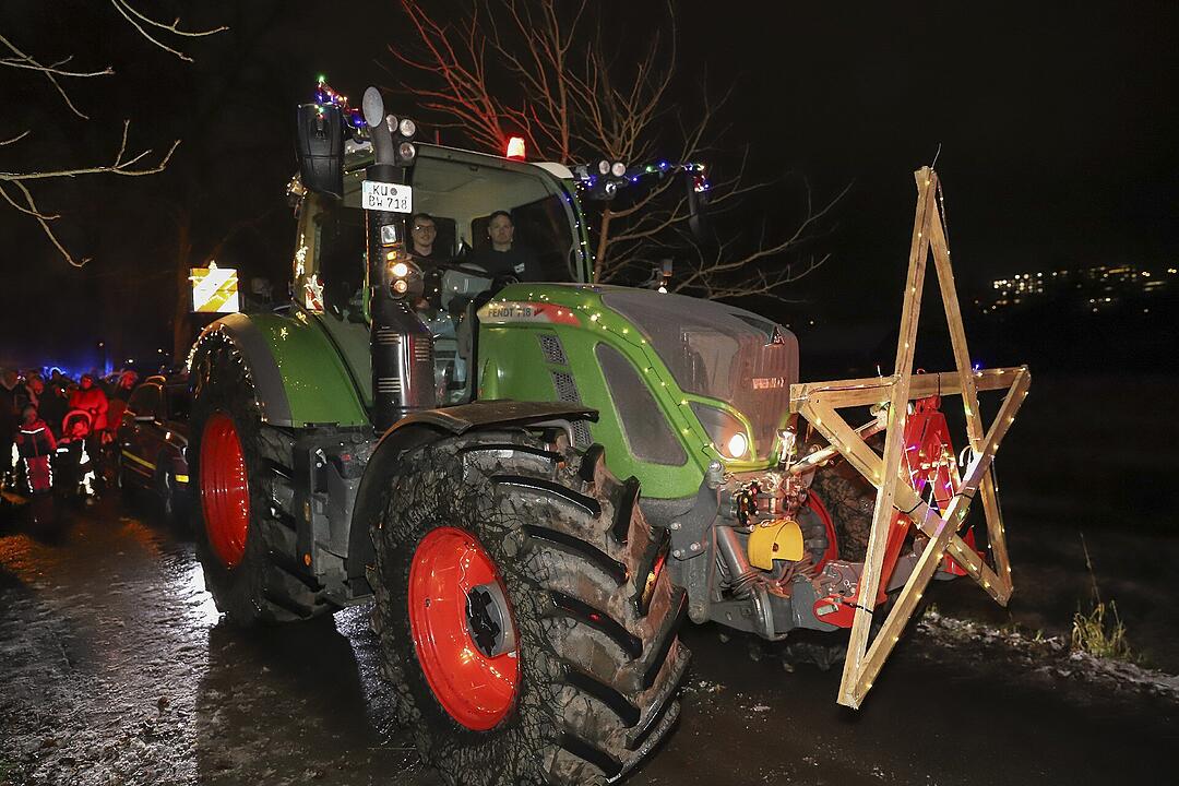 In Kulmbach durfte die beliebte Lichterfahrt der Traktoren stattfinden.