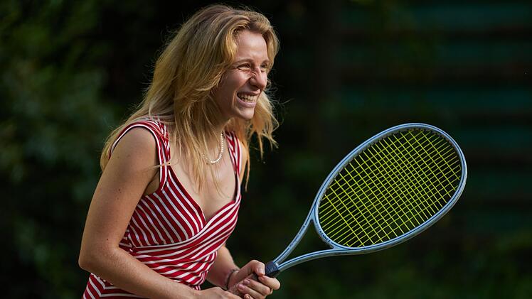 Lena Klenke wurde zu einem sehr fr&uuml;hen Zeitpunkt des Filmprojekts als Steffi Graf-Darstellerin ausgesucht. Dass die Schauspielerin damals noch nie Tennis gespielt hatte, schreckte die Macher offenbar nicht ab.