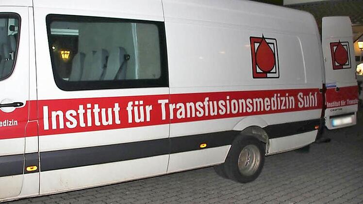 Mit professionellem Sprinter, Equipment und Fachpersonal rückte das Suhler Institut kurz vor Weihnachten für einen zweistündigen Termin wieder in Ebern an