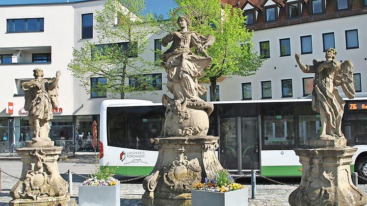Die Marienstatuengruppe am Paradeplatz wird im März abgebaut. Bushaltestellen werden bereits ab kommenden Montag verlegt.