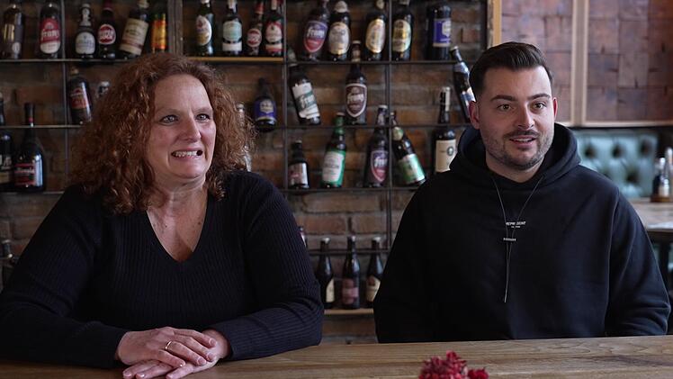 Yvonne und Joshua leiden mit der nerv&ouml;sen Sarah: "Man sieht ihr die Aufregung an."