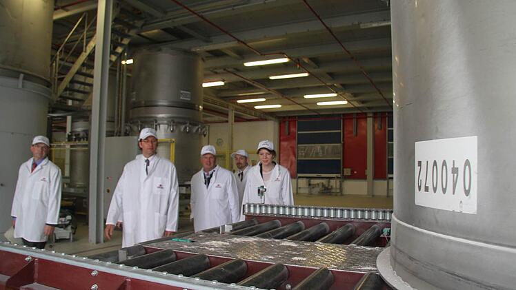 CSU-Generalsekretär Andreas Scheuer zeigte sich von der Größe des Unternehmens und der Internationalität beeindruckt.