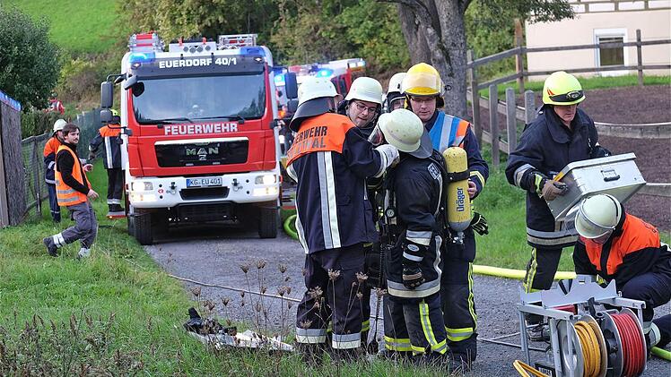 Eindrücke von der Feuerwehrübung in Sulzthal. Foto: Gerd Schaar