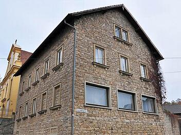 Ein energetisches Konzept wird für die alte Schule in Gädheim ausgearbeitet. Damit stellt sich auch die Frage der weiteren Nutzung.  Foto: ul