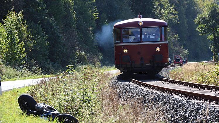 Motorradunfall am Sonntagnachmittag (16. September 2018): Ein 44-Jähriger verliert zwischen Steinwiesen und Nordhalben die Kontrolle über sein Gefährt. Foto: Andreas Schmitt
