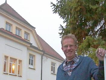 Henk Rippen ist der neue Besitzer der Jugendstil-Villa in der Bergstraße, erbaut 1904.  Foto: Josef Hofbauer