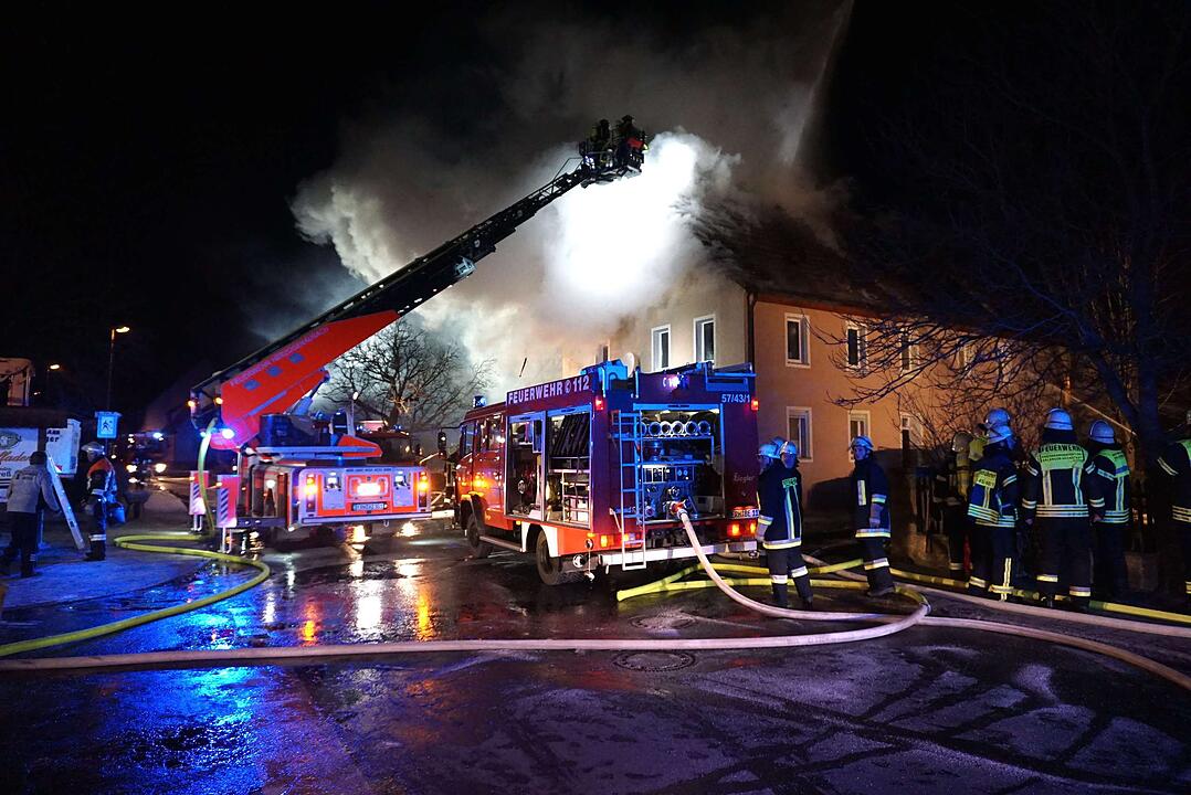 Großbrand im Landkreis Erlangen-Höchstadt – Sachschaden im sechsstelligen Bereich