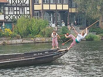 Fischerstechen auf Bamberger Sandkerwa: Leonie (10) sorgt für Begeisterung