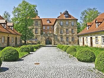 Von außen sieht man es Schloss Steinenhausen nicht an, dass die historischen Gemäuer voll hochmoderner Technik stecken. Das Landesamt für Umwelt ist seit 25 Jahren im Ortsteil Melkendorf zu Hause.  Foto: Landesamt für Umwelt