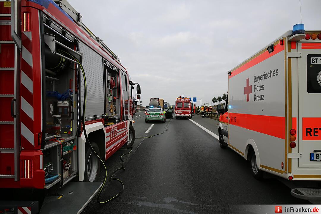 A9: Am Bindlacher Berg krachen vier Lkw ineinander