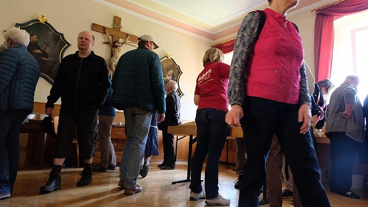 Ausverkauf Im Kloster  Foto: Gerd Schaar