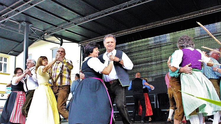 Die Volkstanzgruppe beim Kreiserntedankfest 2018 in Schlüsselfeld Evi Seeger