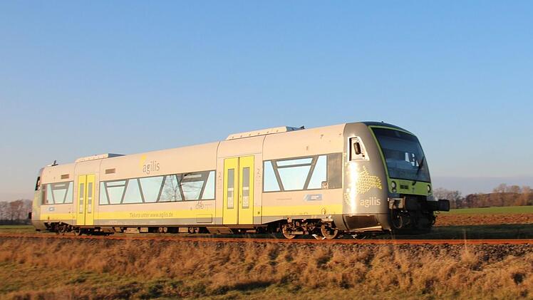 Unterwegs auf der Bahnstrecke zwischen Coburg und Bad RodachFoto: Oliver Schmidt