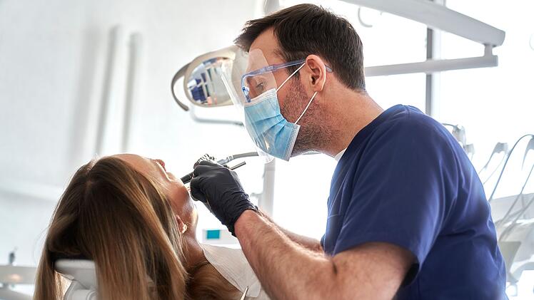 Viel Menschen fürchten sich vor regelmäßigen Zahnartzbesuchen.